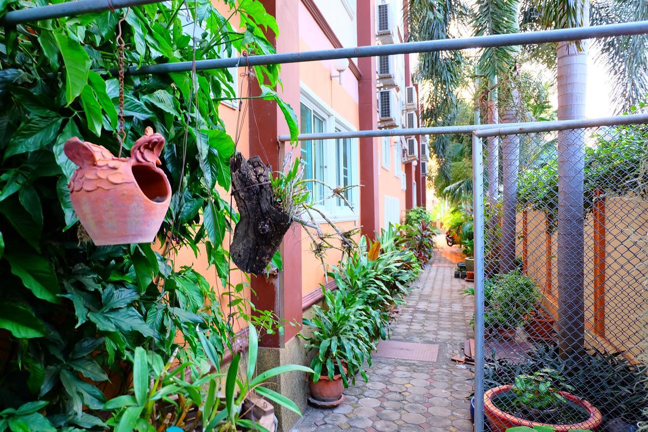 Siam House Interplace מלון Lop Buri